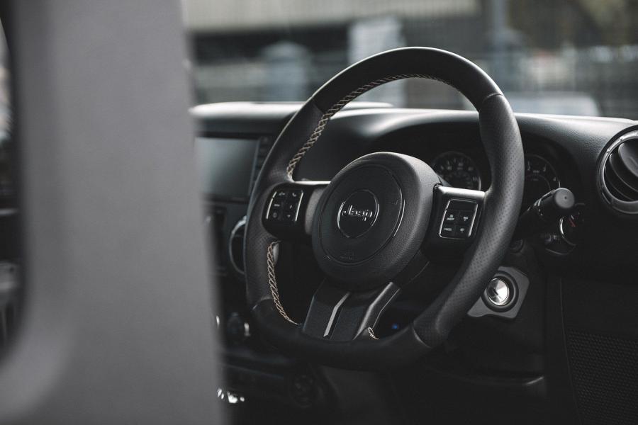 Интерьер Jeep Wrangler Black Hawk Expedition by Project Kahn 2019 года  (фото 15 из 20)